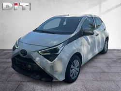 Weiß Gebraucht 2021 Toyota Aygo Kleinwagen | 8.990 € (Guter Preis)
