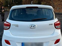 Weiß Gebraucht 2015 Hyundai i10 Kleinwagen | 6.250 €