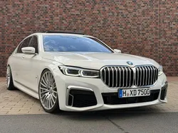 Weiß Gebraucht 2019 BMW 750L Sport Line Limousine | 67.900 €