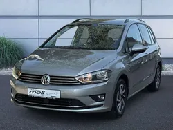 Silber Gebraucht 2017 VW Golf Sportsvan Sound Van / Kleinbus | 15.990 € (Fairer Preis)