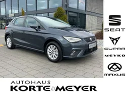 Grau Gebraucht 2024 Seat Ibiza Style Limousine | 20.990 € (Teuer)
