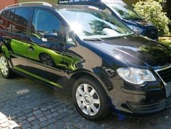 Schwarz Gebraucht 2009 VW Touran United Van / Kleinbus | 4.700 € (Fairer Preis)