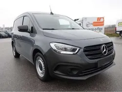 Grau Gebraucht 2022 Mercedes Citan 112 Van / Kleinbus | 23.681 € (Teuer)