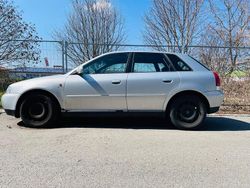 Grau Gebraucht 2000 Audi A3 Kleinwagen | 1.800 € (Fairer Preis)