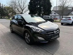 Schwarz Gebraucht 2016 Hyundai i30 Classic Kleinwagen | 8.999 € (Guter Preis)