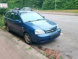 Blau Gebraucht 2008 Volvo V40 Kombi | 750 €