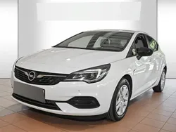 Weiss Gebraucht 2021 Opel Astra Edition Limousine | 20.522 €