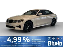 Weiß Gebraucht 2021 BMW 318 Advantage Limousine | 27.440 € (Fairer Preis)