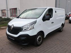 Weiß Gebraucht 2018 Renault Trafic Komfort Van / Kleinbus | 6.800 € (Guter Preis)