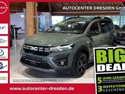 Grün Gebraucht 2023 Dacia Jogger Extreme Van / Kleinbus | 19.990 € (Fairer Preis)