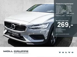 Vapour grey / metallic Gebraucht 2023 Volvo V60 CC Plus Kombi | 35.980 € (Guter Preis)