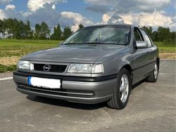 Grau Gebraucht 1995 Opel Vectra Limousine | 3.700 €
