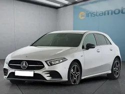 Silber Gebraucht 2021 Mercedes A250 Kleinwagen | 30.749 € (Etwas zu teuer)