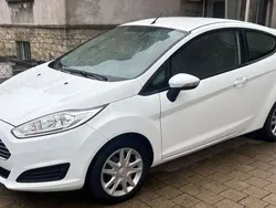 Weiß Gebraucht 2015 Ford Fiesta Trend Kleinwagen | 6.500 € (Fairer Preis)