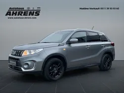 Grau Gebraucht 2019 Suzuki Vitara Comfort SUV | 14.980 € (Fairer Preis)