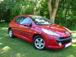 Rot Gebraucht 2009 Peugeot 207 Urban Move Limousine | 2.800 € (Fairer Preis)