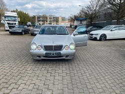 Silber Gebraucht 2021 Mercedes 220 Avantgarde Limousine | 3.950 €