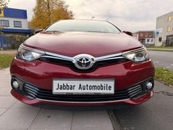 Rot Gebraucht 2018 Toyota Auris Comfort Limousine | 12.100 € (Guter Preis)