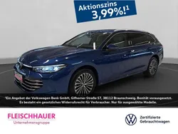 Blau Gebraucht 2024 VW Passat Elegance Kombi | 39.490 € (Guter Preis)
