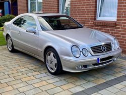 Silber Gebraucht 2000 Mercedes CLK230 Elegance Coupé | 7.777 €
