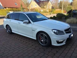 Weiß metallic Gebraucht 2011 Mercedes C63 AMG AMG Kombi | 26.700 €