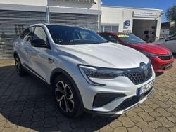 Kyanitweiß metallic qxd Gebraucht 2025 Renault Arkana Techno SUV | 27.489 € (Superpreis)