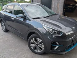 Grau Gebraucht 2020 Kia e-Niro SUV | 17.890 € (Guter Preis)