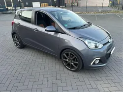 Grau Gebraucht 2014 Hyundai i10 Kleinwagen | 6.500 € (Fairer Preis)