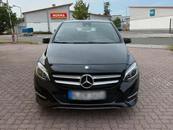 Schwarz Gebraucht 2015 Mercedes B200 Van / Kleinbus | 7.500 €