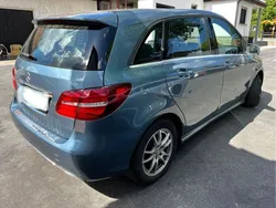 Blau Gebraucht 2015 Mercedes B200 Van / Kleinbus | 13.500 € (Fairer Preis)