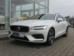 Weiß Gebraucht 2024 Volvo V60 Core Kombi | 41.700 € (Etwas zu teuer)