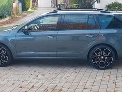 Grau Gebraucht 2019 Skoda Octavia RS Kombi | 22.999 € (Teuer)