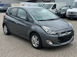 Grau Gebraucht 2011 Hyundai ix20 Van / Kleinbus | 9.450 € (Teuer)