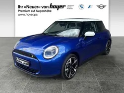 Blazing blue Gebraucht 2024 Mini Cooper SE Kleinwagen | 33.990 € (Etwas zu teuer)