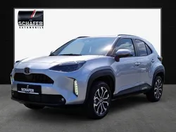 Silber Neu 2025 Toyota Yaris Cross Active SUV | 30.490 €