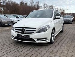 Weiß Gebraucht 2013 Mercedes B200 Van / Kleinbus | 10.800 € (Fairer Preis)