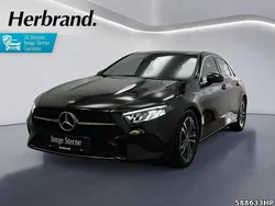 Unilack nachtschwarz Gebraucht 2024 Mercedes A180 Progressive Limousine | 27.990 € (Guter Preis)