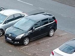 Schwarz Gebraucht 2012 Peugeot 5008 SUV | 4.750 € (Teuer)