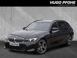 Black sapphire metallic Gebraucht 2024 BMW 330 M Sport Kombi | 54.390 € (Fairer Preis)