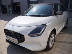 Pure white pearl/dach mineral Gebraucht 2025 Suzuki Swift Comfort Kleinwagen | 18.770 € (Fairer Preis)