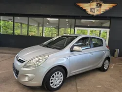 Silber Gebraucht 2012 Hyundai i20 Classic Limousine | 4.990 € (Fairer Preis)