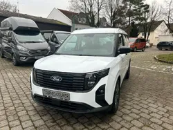 Weiß Gebraucht 2024 Ford Tourneo Courier Trend Van / Kleinbus | 24.989 € (Guter Preis)