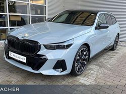 M brooklyn grau metallic Gebraucht 2025 BMW 550e M Sport Kombi | 90.900 € (Etwas zu teuer)