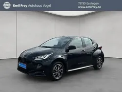 Mysticschwarz mica Gebraucht 2021 Toyota Yaris Hybrid Club Kleinwagen | 18.940 € (Fairer Preis)