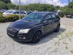Schwarz Gebraucht 2007 Ford Focus Limousine | 999 € (Teuer)