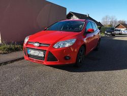 Rot Gebraucht 2014 Ford Focus SYNC Edition Kombi | 6.799 € (Etwas zu teuer)