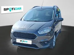 Grau Gebraucht 2019 Ford Tourneo Courier Titanium Van / Kleinbus | 13.990 € (Fairer Preis)