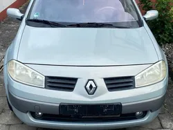 Grau Gebraucht 2003 Renault Mégane II Kleinwagen | 1.500 € (Fairer Preis)