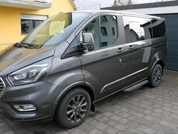 Grau Gebraucht 2021 Ford Tourneo Van / Kleinbus | 31.999 €