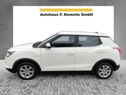 Weiß Gebraucht 2017 Ssangyong Tivoli SUV | 8.990 € (Etwas zu teuer)
